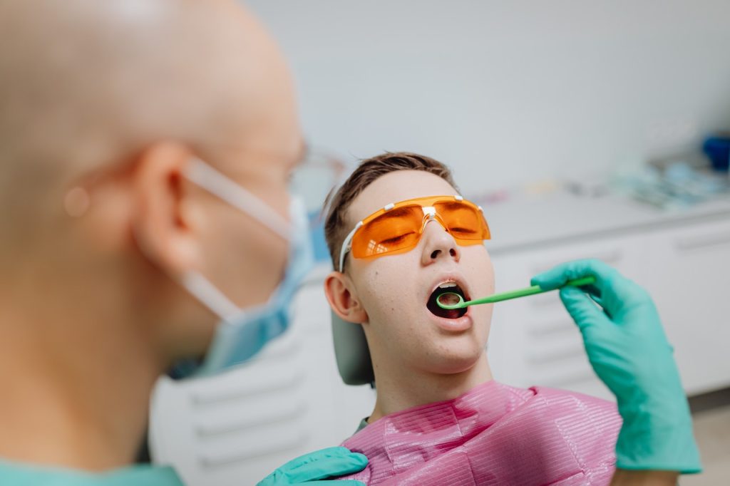 Importancia de la limpieza dental en los niños y jovenes